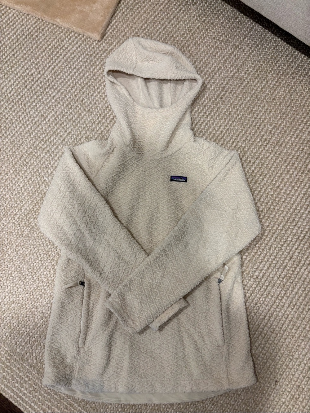 Patagonia Men’s Cream Crewneck Hooded Fleece Pullover